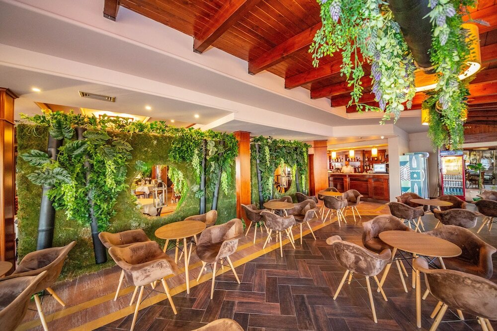 Фото Hotel Majestic