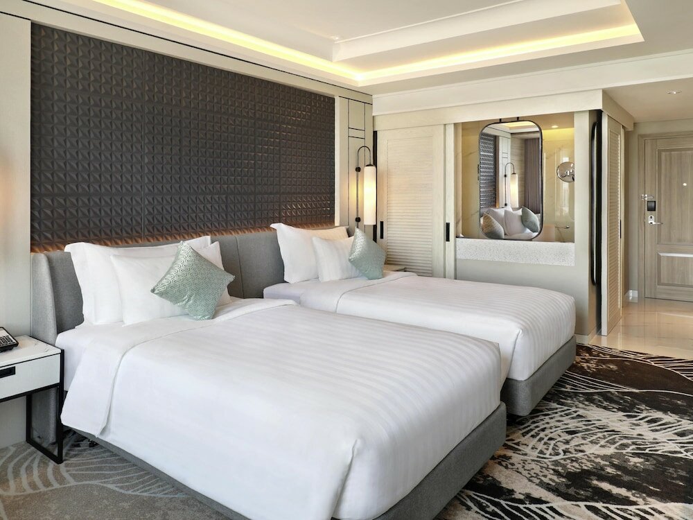 Фото Movenpick Surabaya City