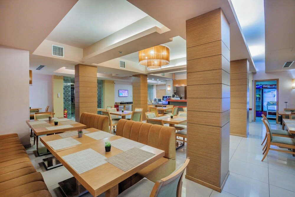 Фото Pefka Hotel