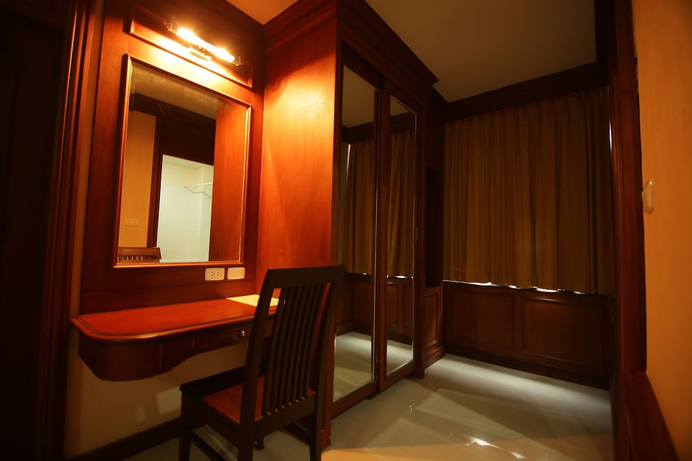 Фото Convenient Park Bangkok