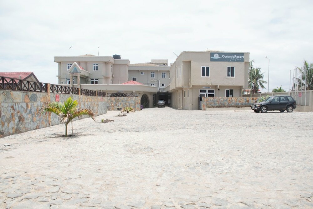Фото Oceanic Resort