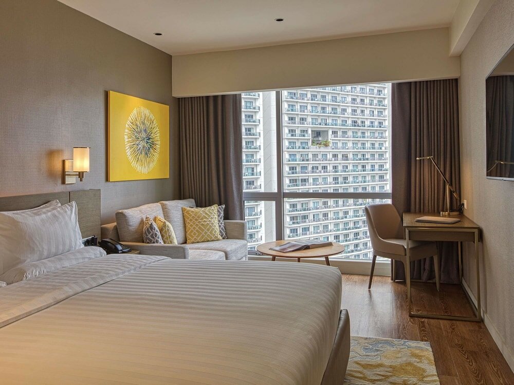 Фото Novotel Suites Manila at Acqua