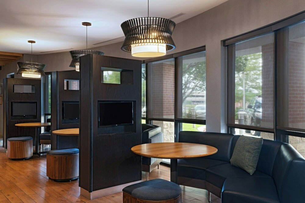 Фото Courtyard Marriott Aksarben Village