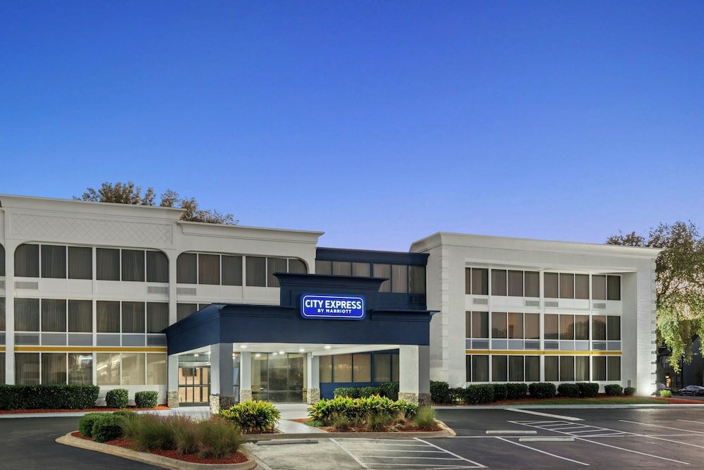 Фото Best Western Sterling Hotel & Suites