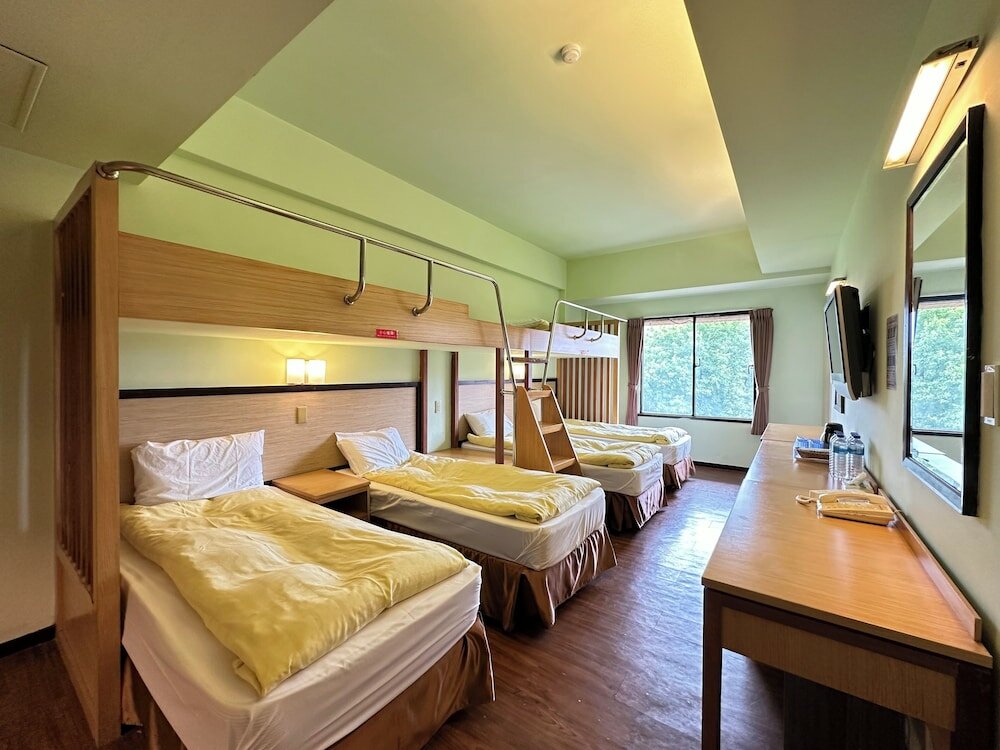 Фото Chientan Youth Hotel