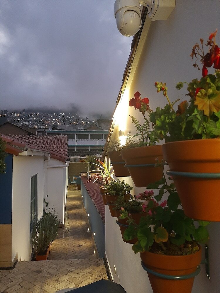 Фото Adamas House Hotel