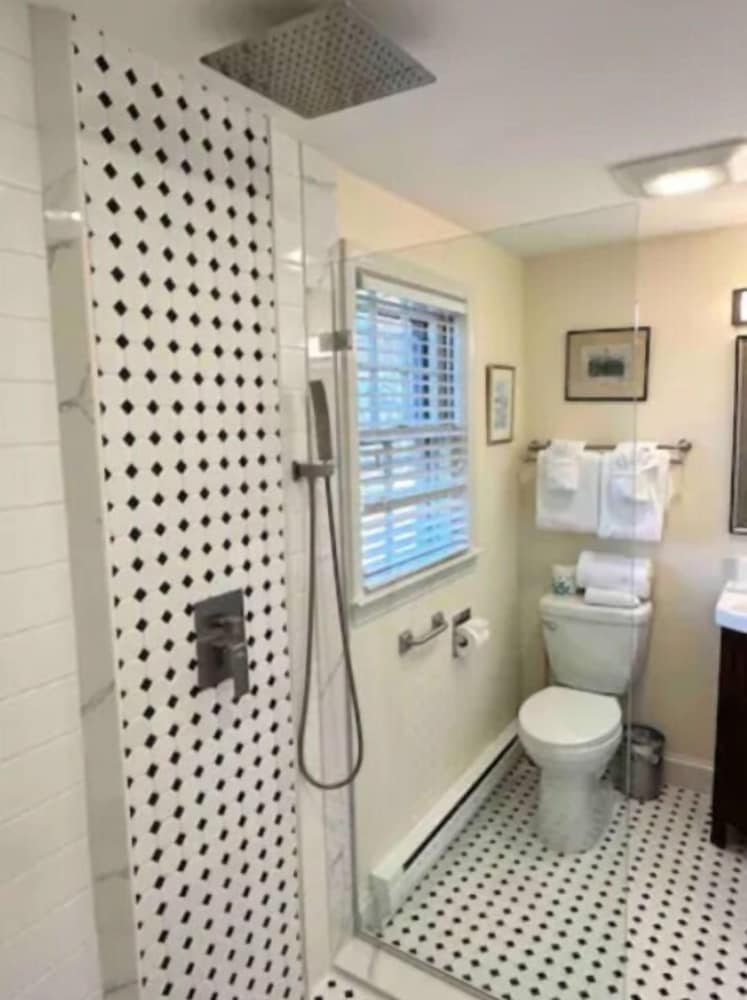 Фото Americas Cup Inn