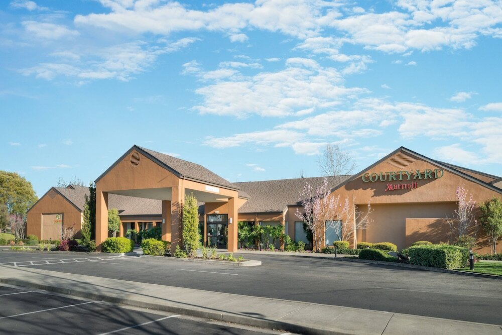 Фото Courtyard by Marriott Vacaville