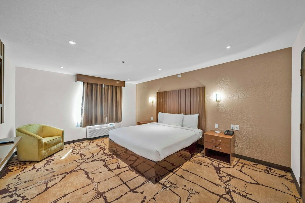 Фото Baymont by Wyndham Anderson