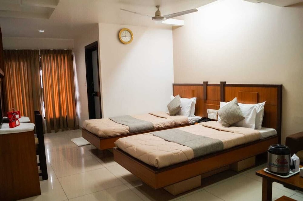 Фото Hotel Ambassador
