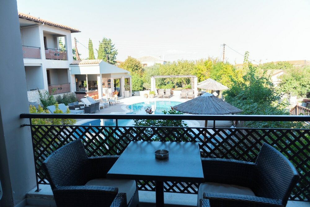 Фото Stamos Hotel