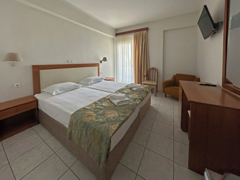 Фото Hotel Ioni