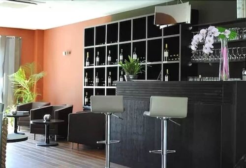 Гостиница Logis Hôtel Alienor в Лангоне