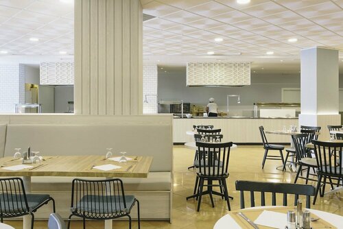 Гостиница Ilunion Palmanova Mallorca в Магалуфе