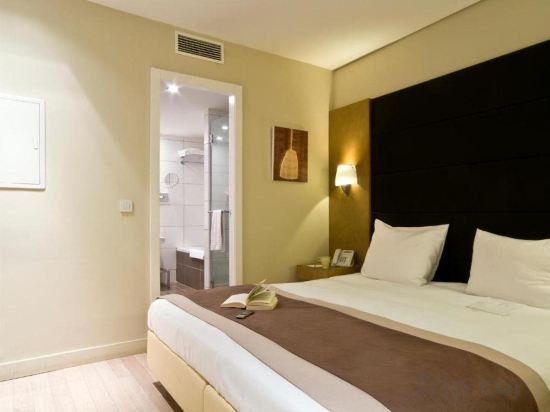 Фото B-aparthotel Grand Place