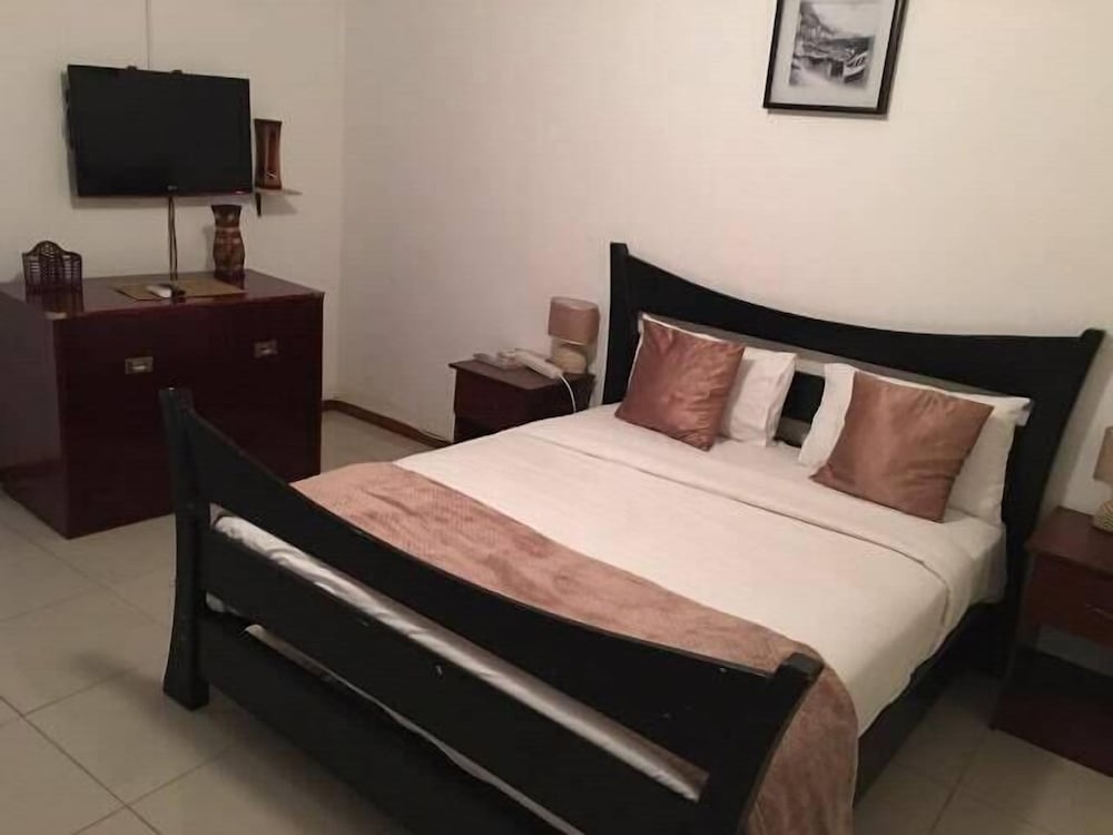 Фото отеля 2