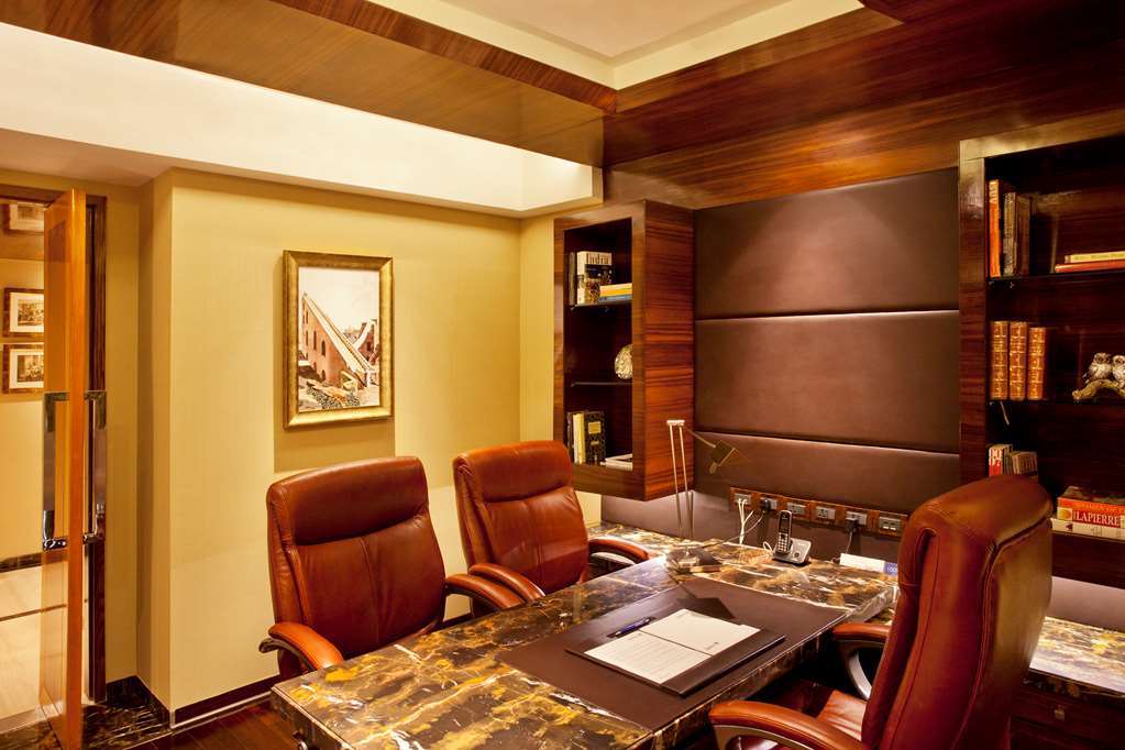 Фото Radisson Blu Plaza Hotel, Delhi Airport