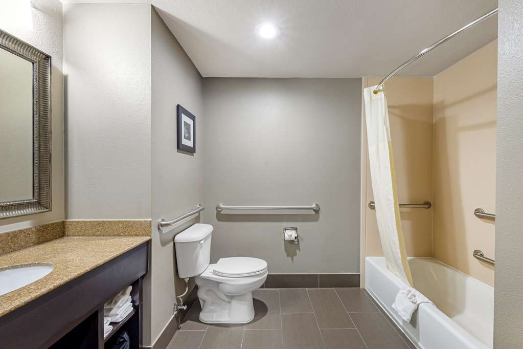 Фото Best Western Plus Midwest City Inn & Suites