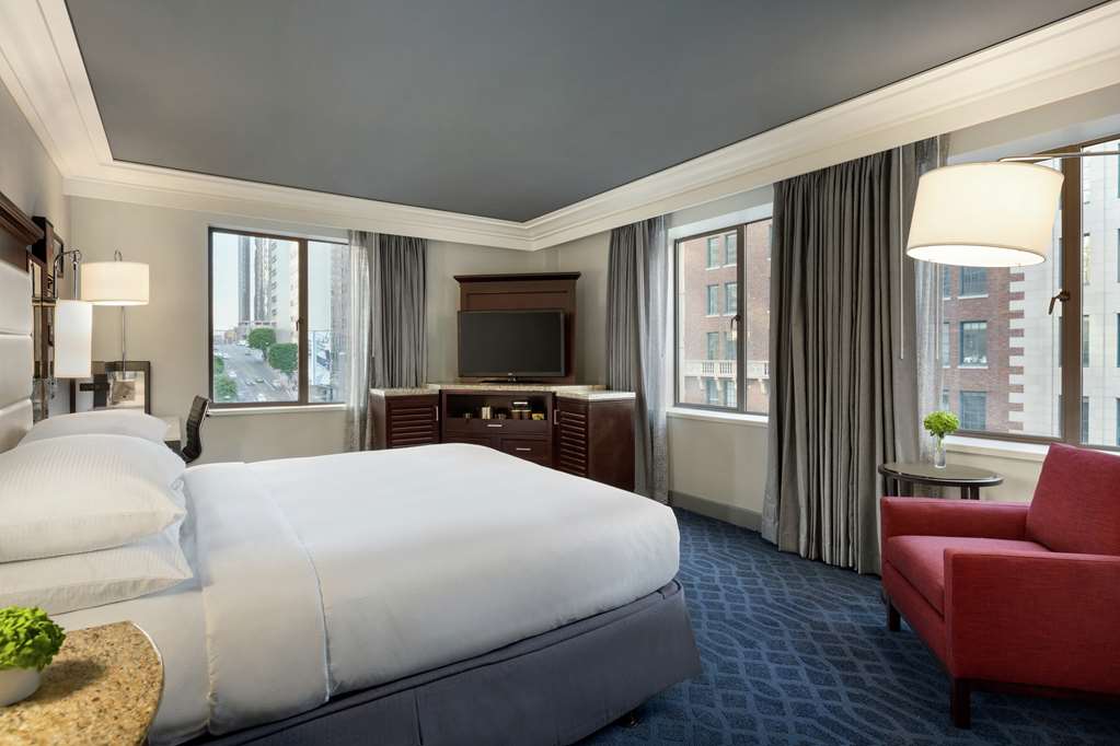 Фото Hilton Checkers