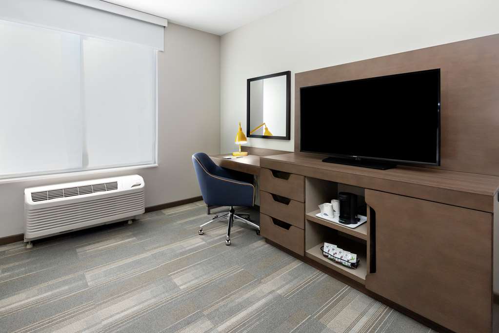 Фото Hampton Inn & Suites San Diego Airport Liberty Station