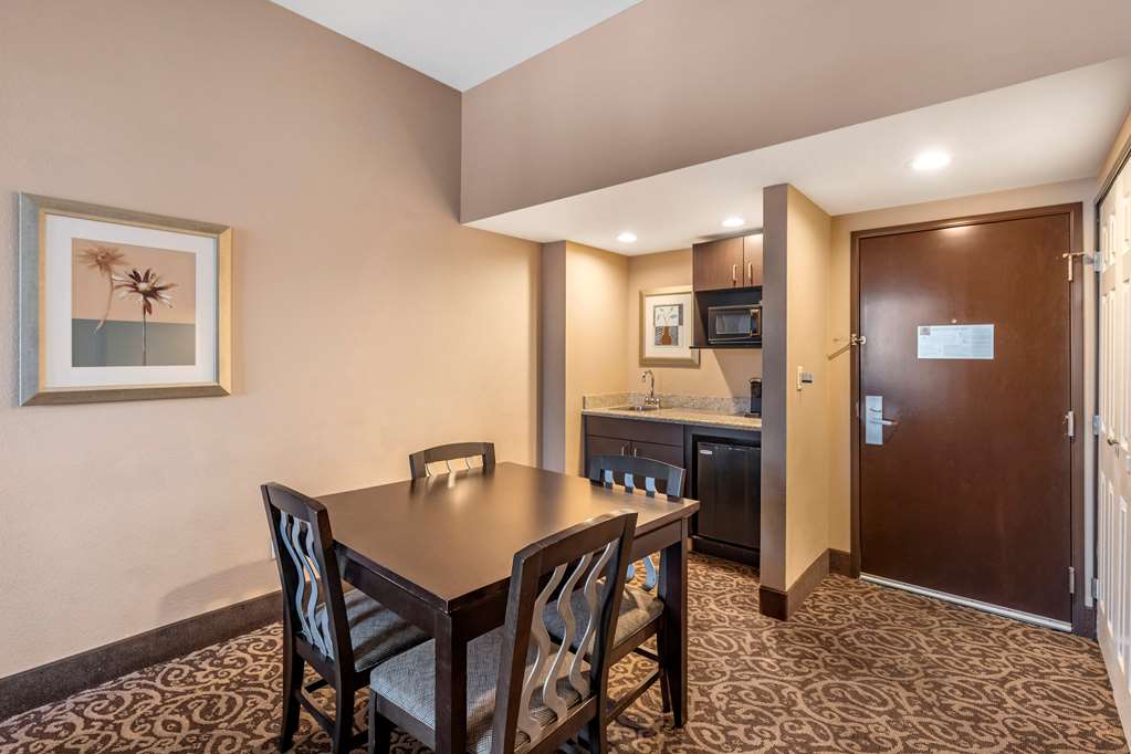 Фото Best Western Plus Las Vegas South Henderson