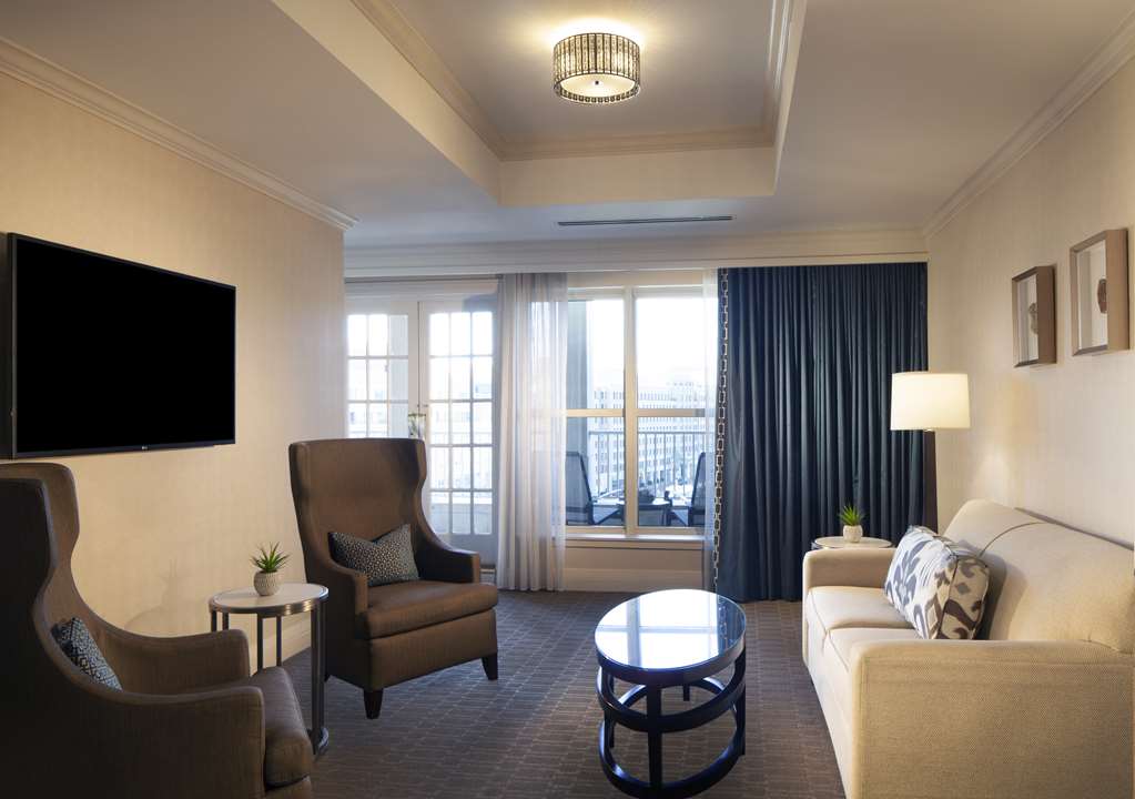 Фото Hilton Alexandria Old Town