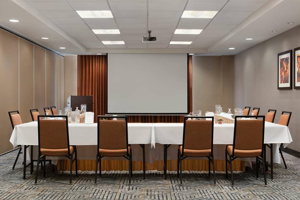 Фото Homewood Suites by Hilton Waterloo/St. Jacobs