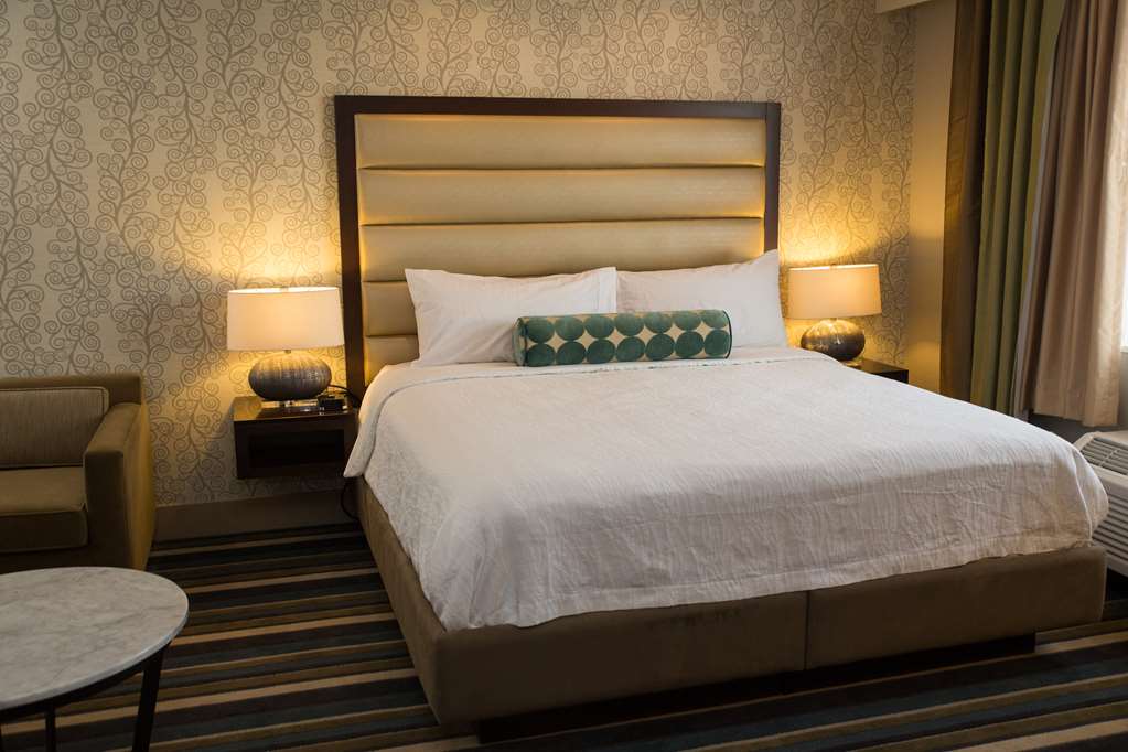 Фото Hilton Garden Inn Los Angeles Montebello