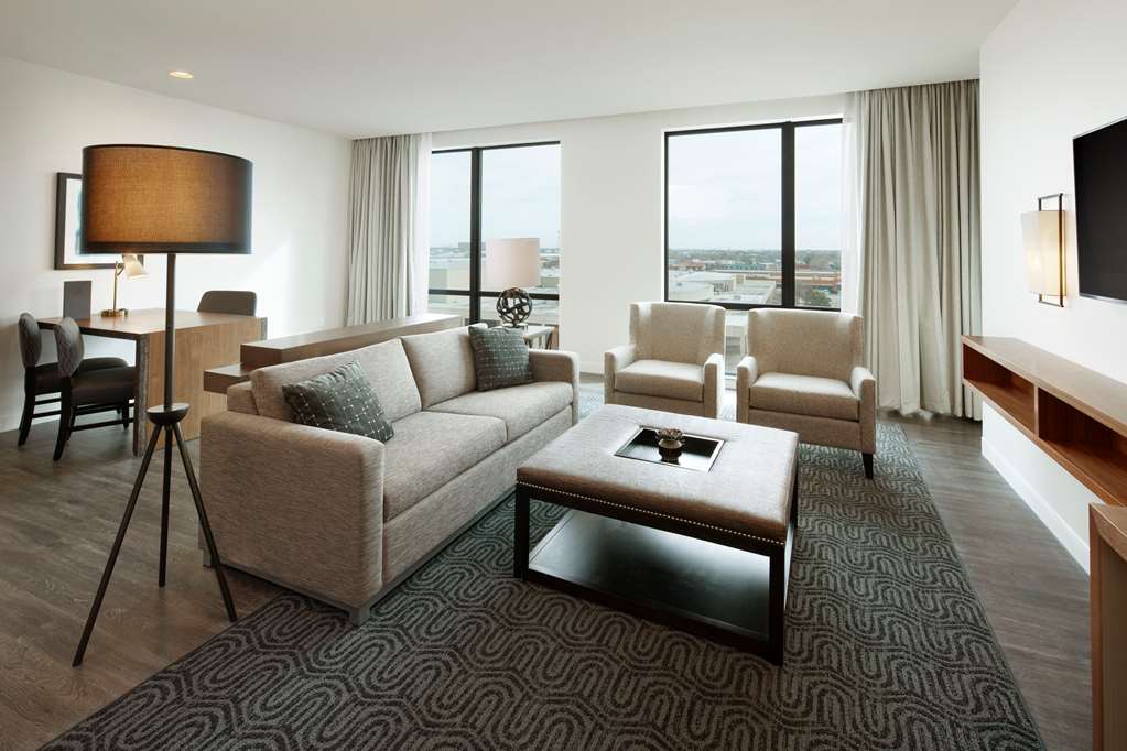 Фото Embassy Suites by Hilton Amarillo Downtown