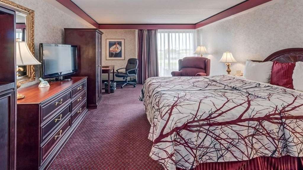 Фото Best Western Plus Portsmouth Hotel & Suites