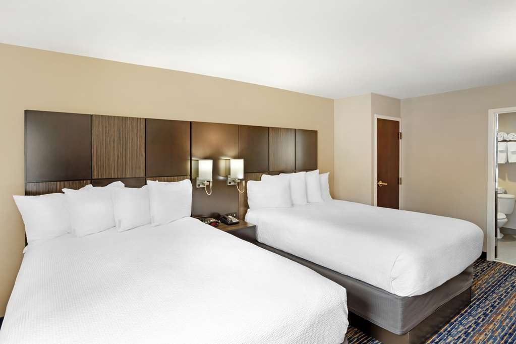 Фото Best Western Plus Fairfield Hotel