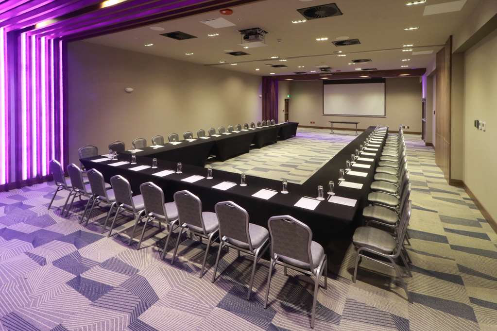 Фото Hilton Garden Inn Monterrey Obispado