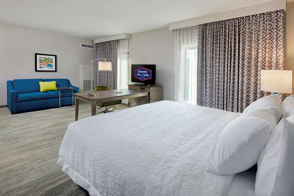 Фото Hampton Inn & Suites Sacramento at Csus