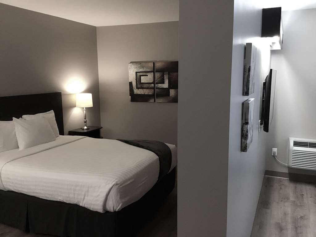 Фото Villa Inn & Suites SureStay Collection by Best Western