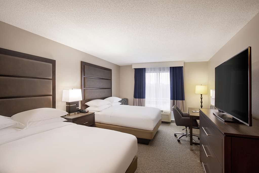 Фото DoubleTree by Hilton Richmond Airport