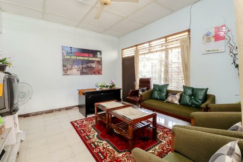 Гостиница Adil Jaya Homestay в Джокьякарте