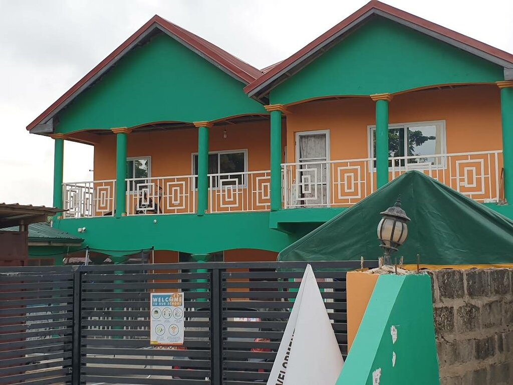 School Surestart Montessori, Earth, photo