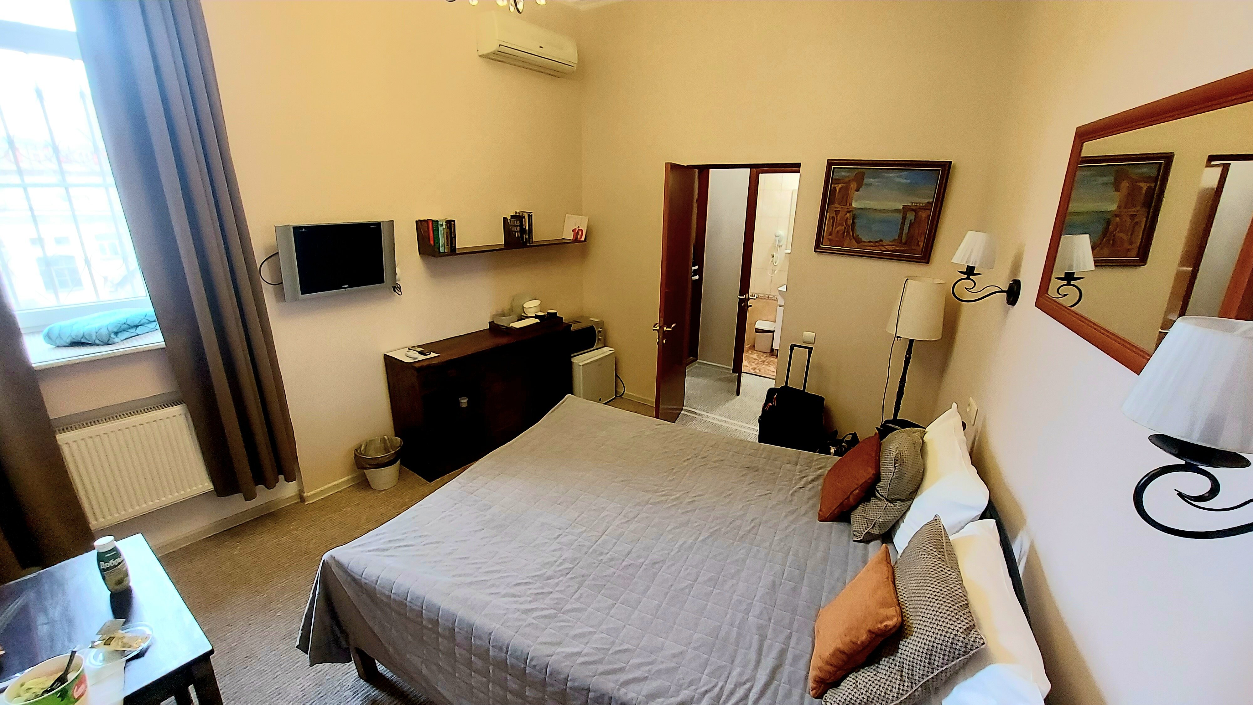 Фото Гостевые комнаты на Невском проспекте, 47