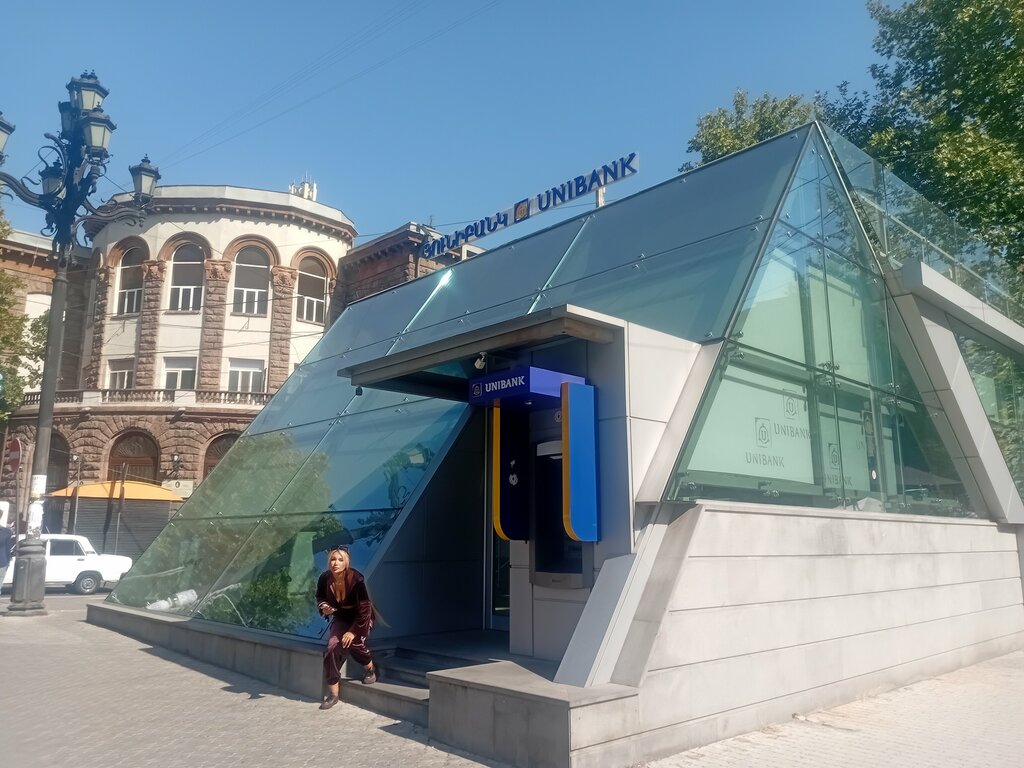 Bank Unibank Mashtots branch, Yerevan, photo
