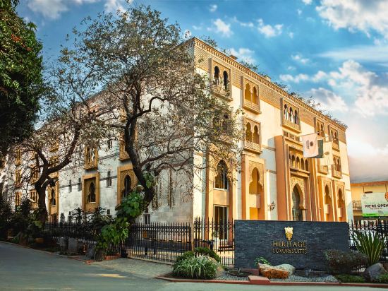Фото Heritage Luxury Suites- All Suite hotel