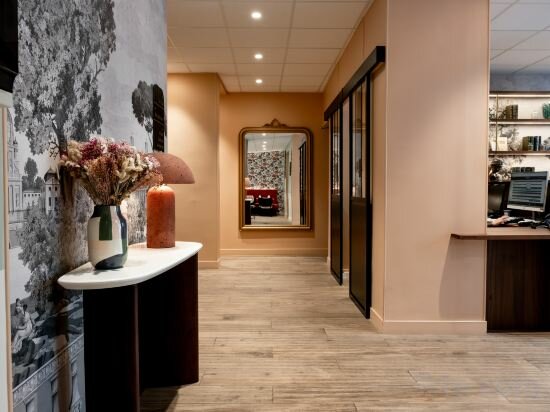 Фото Hotel Kyriad Paris 10 - Canal Saint Martin - République