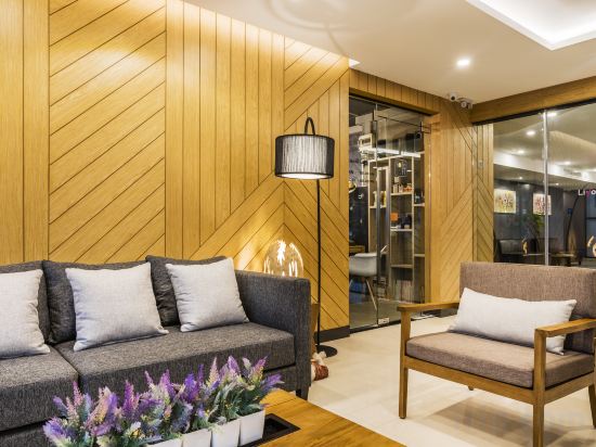 Фото Livotel Hotel Hua Mak Bangkok