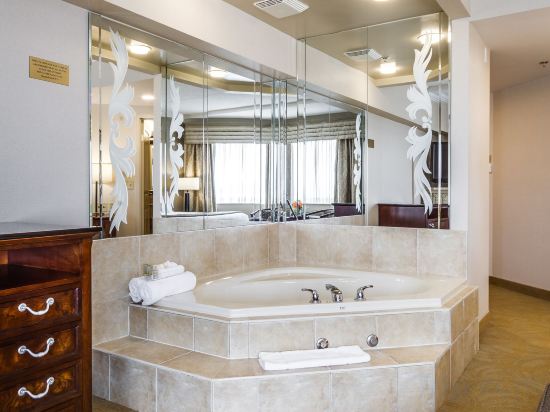 Фото Monte Carlo Inn & Suites Downtown Markham