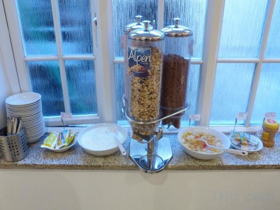 Фото Alhambra Hotel