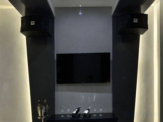 Фото Oak Tree Urban Jakarta