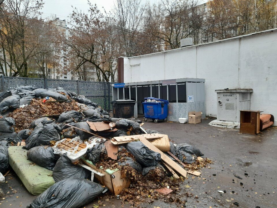 Waste sorting Waste sorting, Moscow, photo
