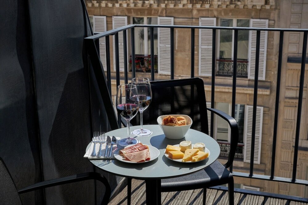 Фото Hôtel La Lanterne & SPA by Timhotel