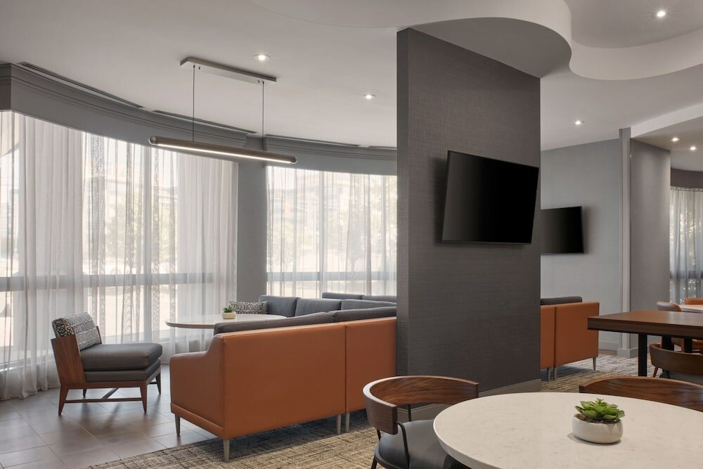 Фото Courtyard Mississauga - Airport Corporate Centre West