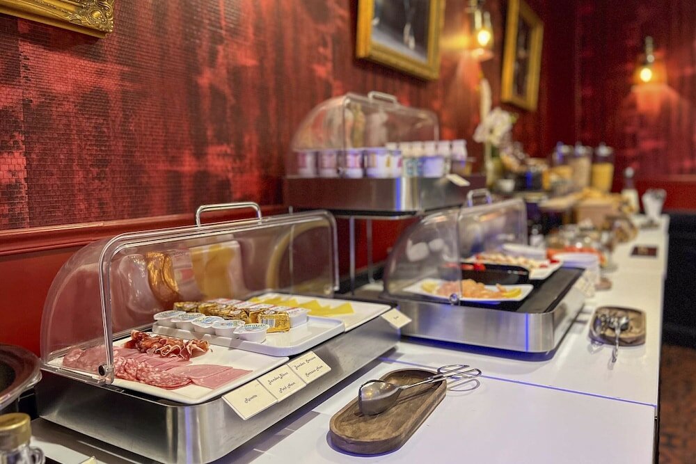 Фото Grand Hotel du Midi Montpellier