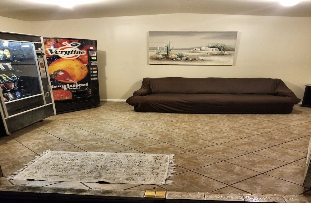 Фото Monterey Inn Hotel